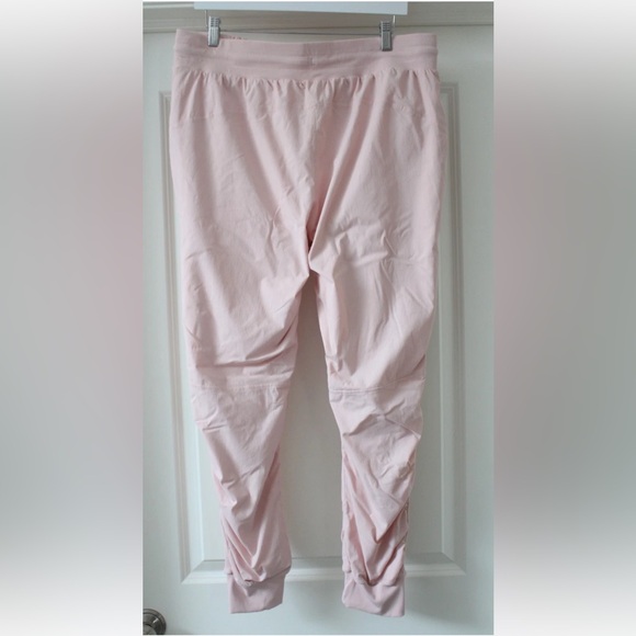 Lululemon Beyond the Studio Jogger - Picture 4 of 12